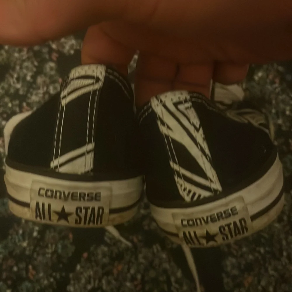 Converse - Picture 3 of 5